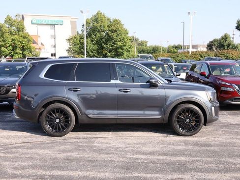 Used 2022 Kia Telluride EX w/ EX Premium Package FWD image 5