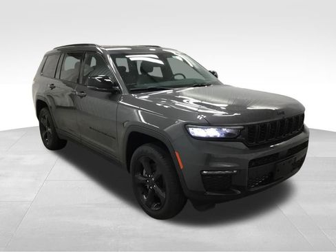 Used 2024 Jeep Grand Cherokee L Limited w/ Black Appearance Package image 3