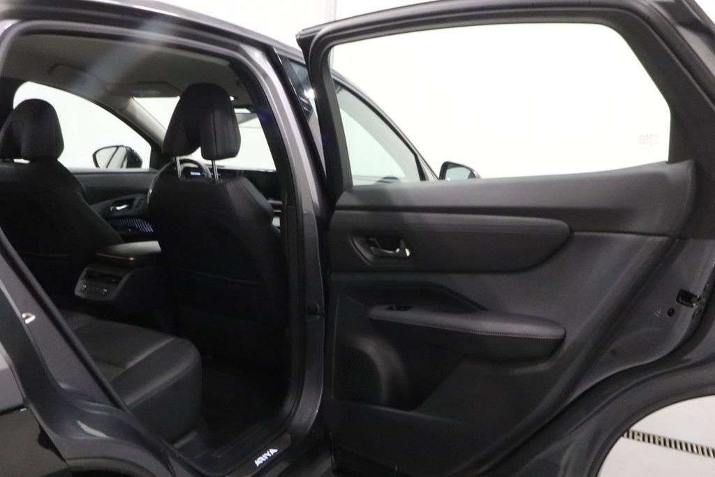 Used 2024 Nissan Ariya AWD image 18