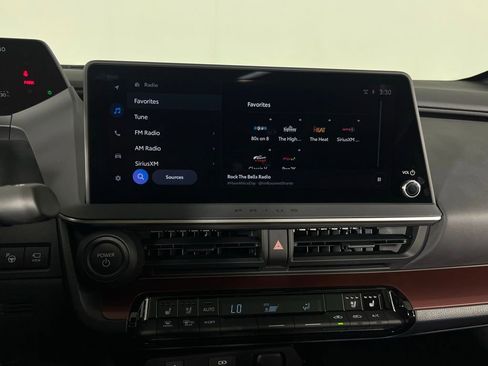 Used 2025 Toyota Prius Plug-In Hybrid w/ Limited Premium Package image 19