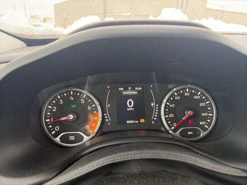 Used 2017 Jeep Renegade Altitude image 11