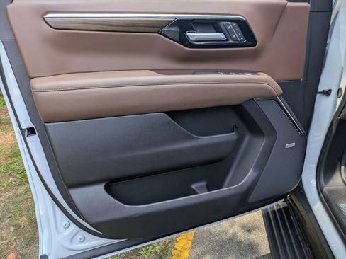 New 2026 Chevrolet Tahoe High Country AWD/4WD image 8