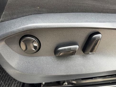 Used 2024 Volkswagen Tiguan SE R-Line image 27