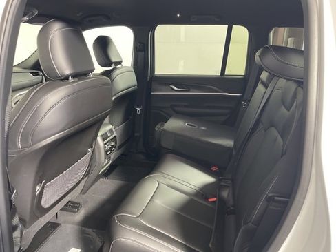 New 2025 Jeep Grand Cherokee Limited image 18