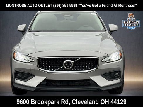 Used 2025 Volvo V60 B5 Cross Country Plus image 9