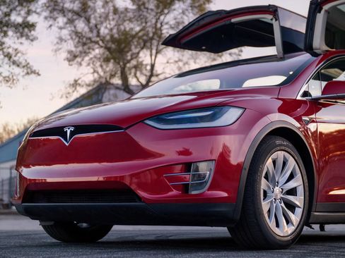 Used 2017 Tesla Model X 75D image 5