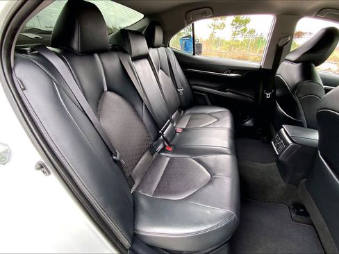 Used 2022 Toyota Camry XSE w/ Cold Weather Package image 19