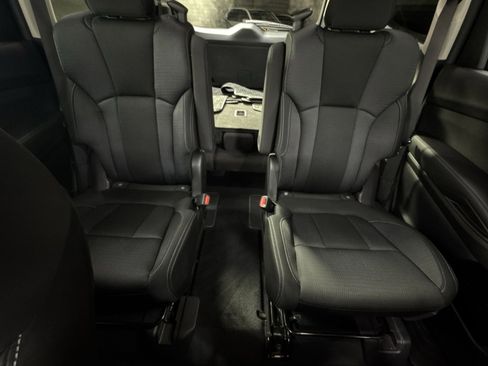 Used 2025 Subaru Ascent Premium image 5