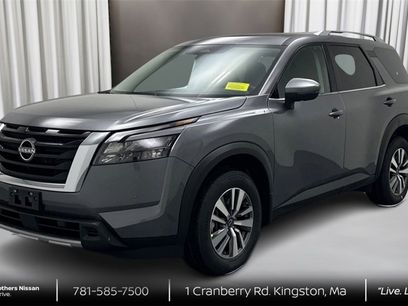 New 2025 Nissan Pathfinder SL w/ Cargo Package