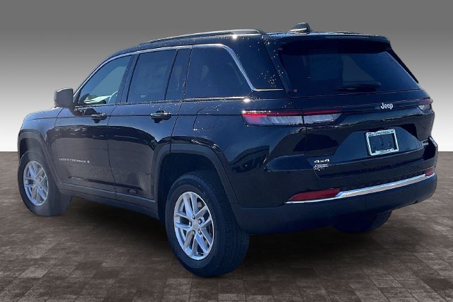 New 2026 Jeep Grand Cherokee 4WD image 3