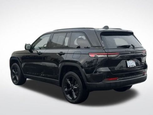 Used 2022 Jeep Grand Cherokee Altitude image 9