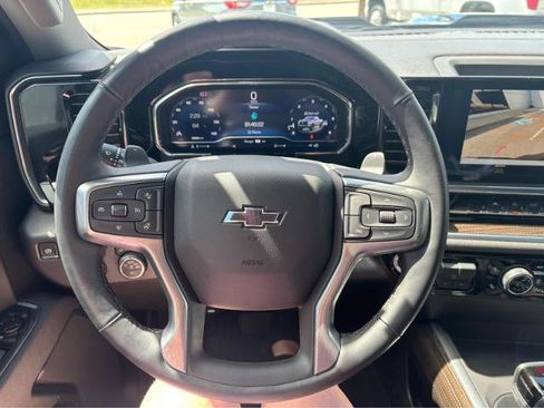 Used 2025 Chevrolet Silverado 1500 LT Trail Boss AWD/4WD image 18