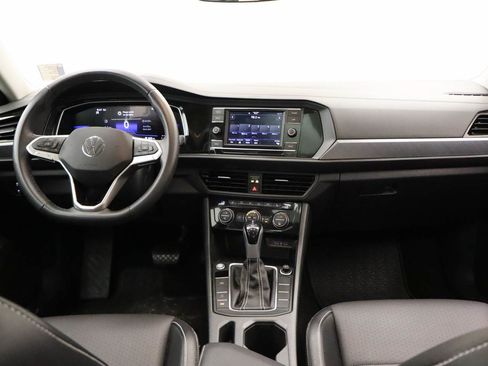 Used 2023 Volkswagen Jetta SE w/ Panoramic Sunroof Package FWD image 12
