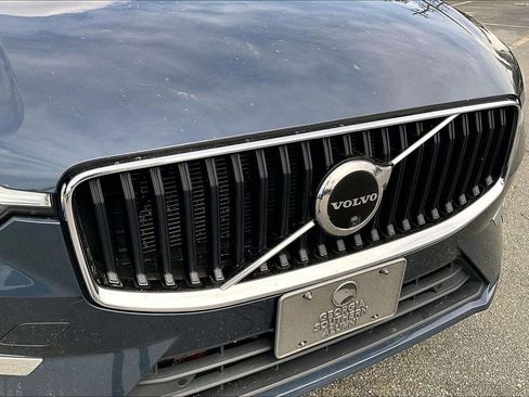 Used 2022 Volvo XC60 B5 Momentum w/ Advanced Package image 33