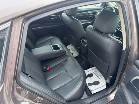 Used 2017 Nissan Altima 2.5 SL w/ Moonroof Package image 12