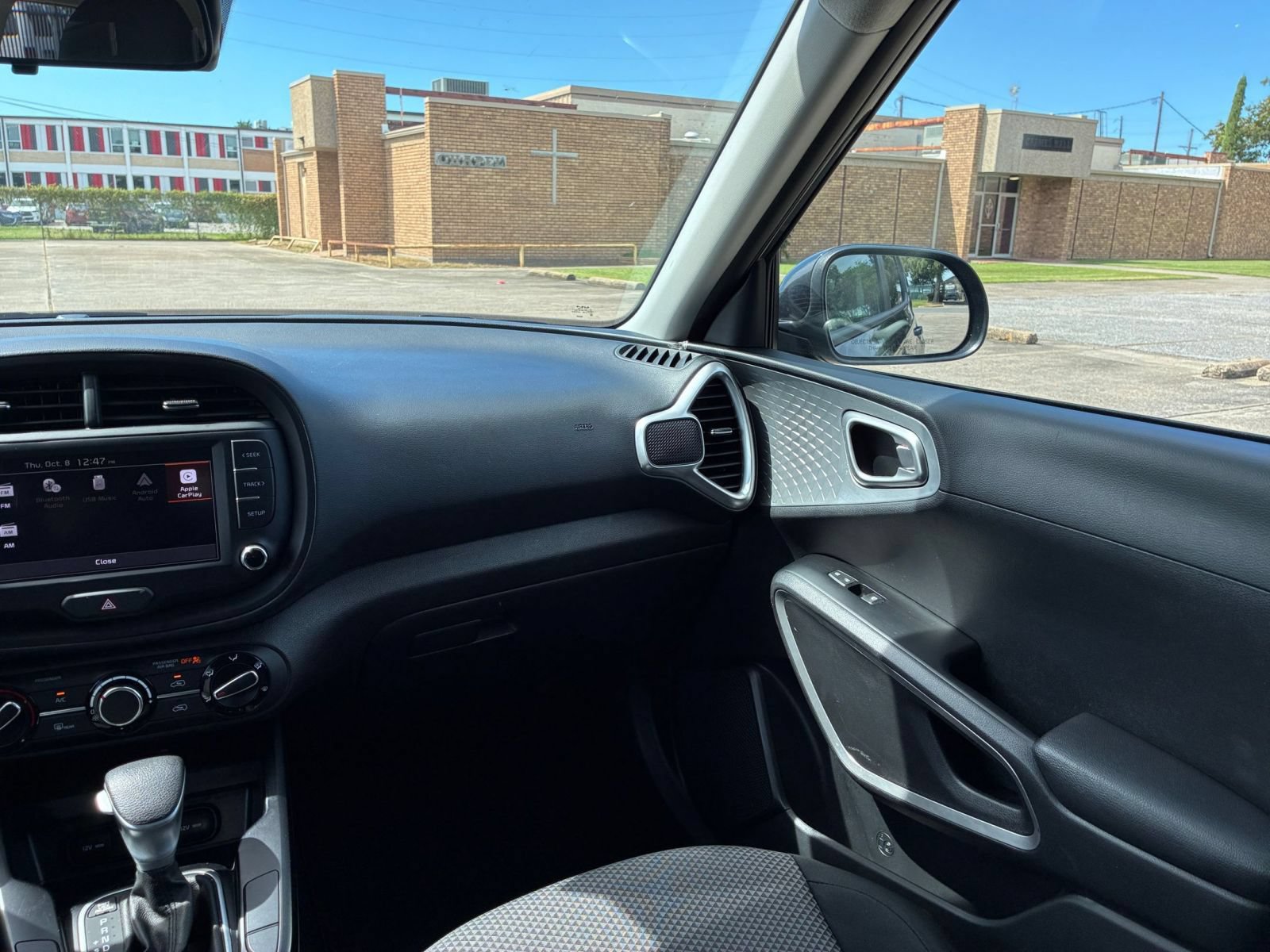 Used 2025 Kia Soul LX w/ LX Technology Package FWD image 32