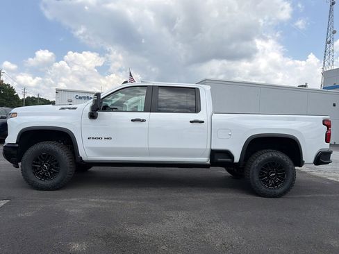 New 2026 Chevrolet Silverado 2500 ZR2 w/ LPO, Dark Essentials Package AWD/4WD image 18