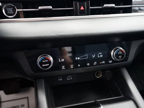 Used 2024 Mitsubishi Outlander ES image 34