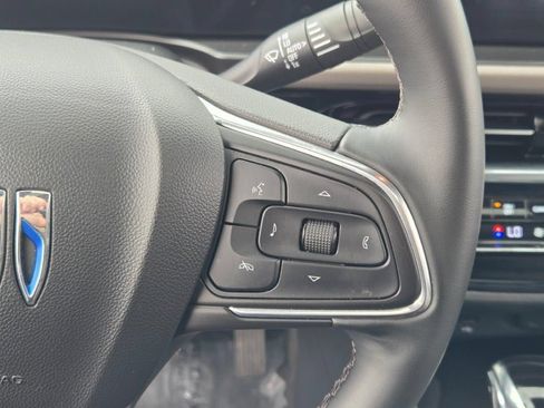 Used 2024 Buick Envista Avenir FWD image 31
