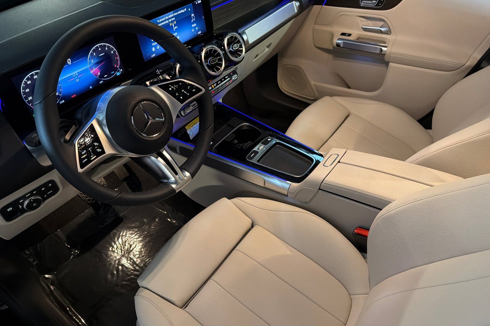 New 2026 Mercedes-Benz GLB 250 image 9