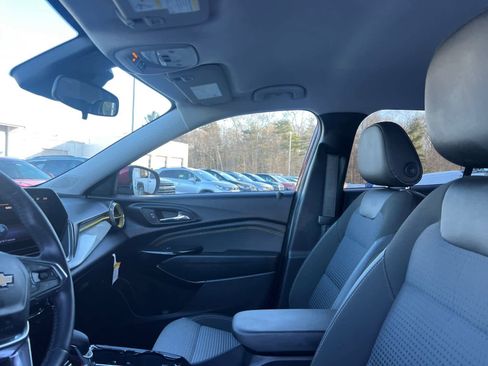 Used 2024 Chevrolet Trax LT w/ Driver Confidence Package image 12