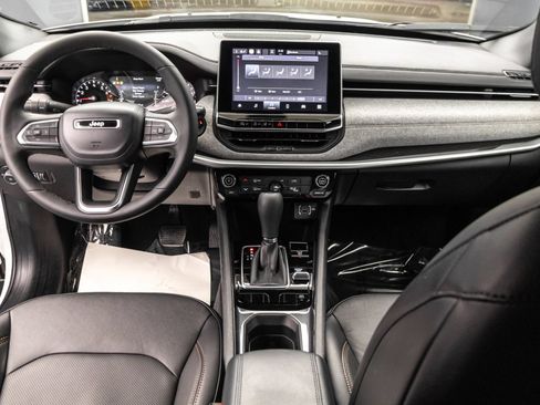 Used 2023 Jeep Compass Latitude AWD/4WD image 29