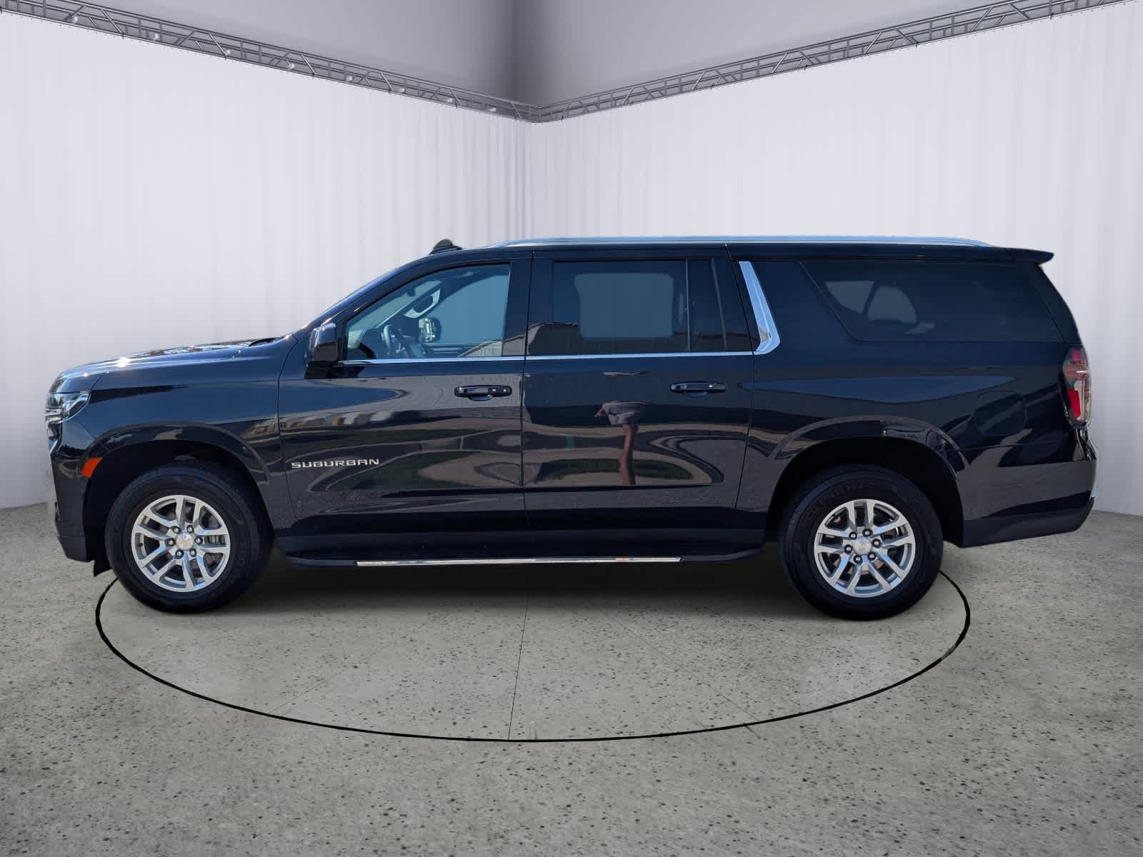 Used 2023 Chevrolet Suburban LT AWD/4WD image 6
