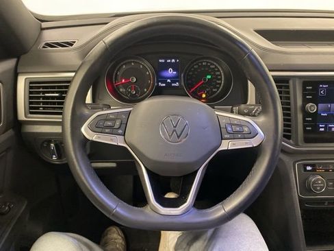 Used 2020 Volkswagen Atlas Cross Sport SE image 16