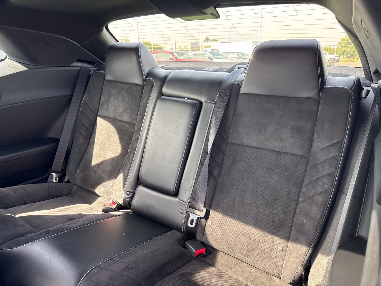 Used 2015 Dodge Challenger SRT RWD image 14