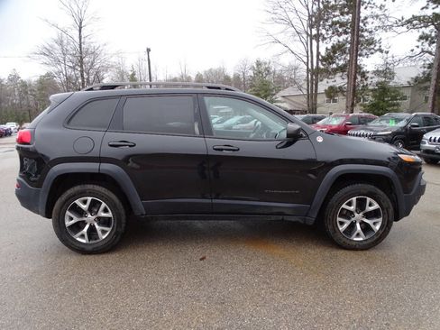 Used 2016 Jeep Cherokee Trailhawk w/ Cold Weather Group image 41