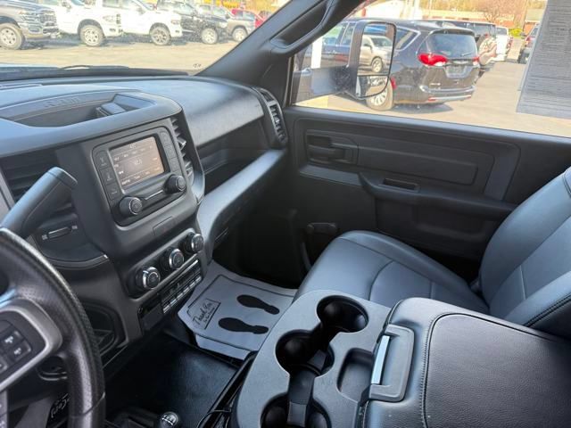 Used 2022 RAM 3500 Tradesman w/ Chrome Appearance Group AWD/4WD image 18