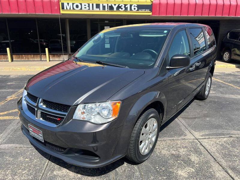 Used 2019 Dodge Grand Caravan SE w/ UConnect Hands-Free Group FWD image 6