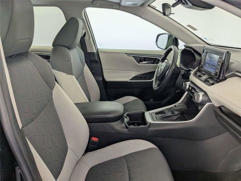 Certified 2022 Toyota RAV4 XLE w/ Convenience Package FWD image 28