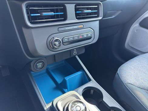 New 2025 Ford Maverick XLT w/ XLT Luxury Package image 36