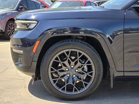 Used 2023 Jeep Grand Cherokee L Summit AWD/4WD image 13