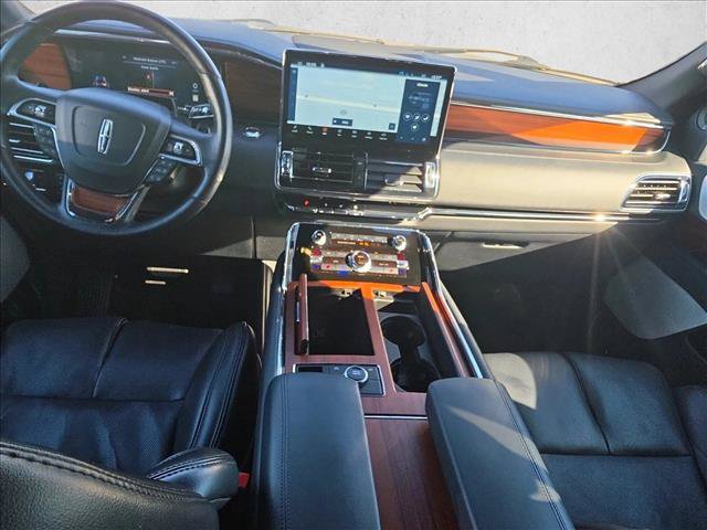 Used 2024 Lincoln Navigator Reserve AWD/4WD image 17