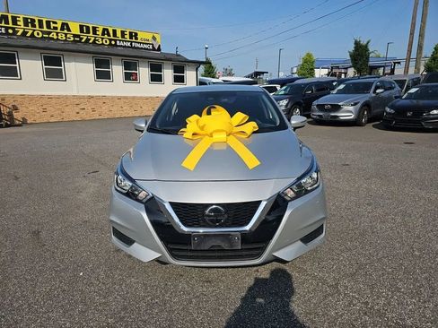 Used 2021 Nissan Versa SV FWD image 9