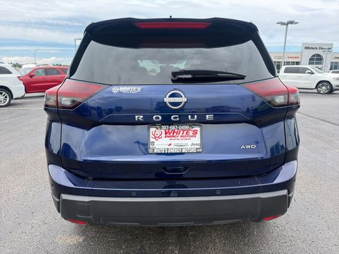 Used 2025 Nissan Rogue SV AWD/4WD image 6