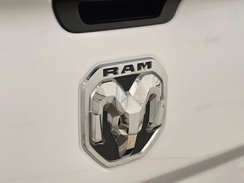 Used 2024 RAM 2500 Big Horn AWD/4WD image 17