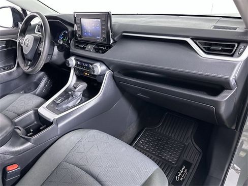 Used 2022 Toyota RAV4 XLE image 30