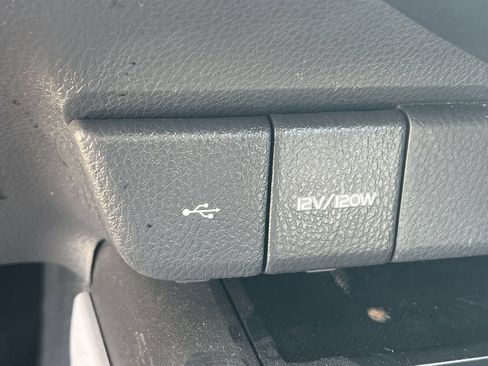 Used 2021 Toyota Camry SE FWD image 28