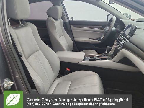 Used 2018 Honda Accord EX image 33