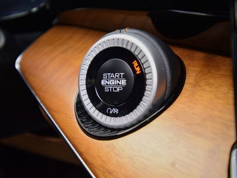 Used 2025 Jeep Grand Wagoneer Series III image 41