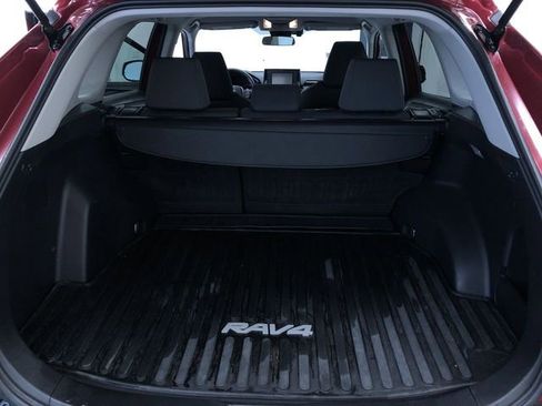 Certified 2021 Toyota RAV4 XLE image 32