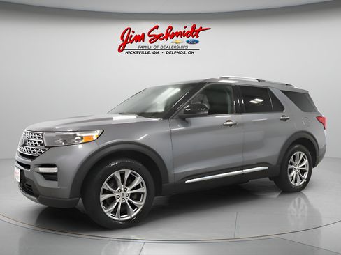 Used 2022 Ford Explorer Limited w/ Equipment Group 301A AWD/4WD image 3
