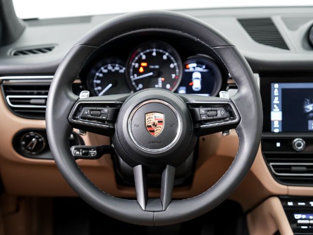 Certified 2026 Porsche Macan AWD/4WD image 13