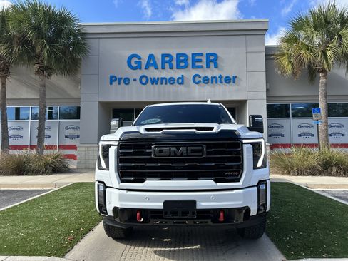 Used 2024 GMC Sierra 2500 AT4 w/ AT4 Premium Plus Package image 2
