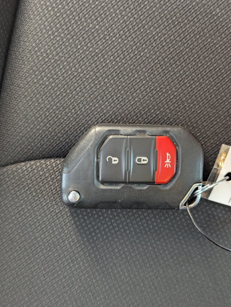 Used 2023 Jeep Wrangler Unlimited AWD/4WD image 36
