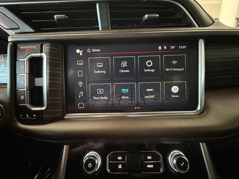 Used 2024 GMC Yukon XL Denali w/ Advanced Technology Package image 21