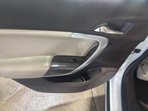 Used 2014 Buick Regal image 15